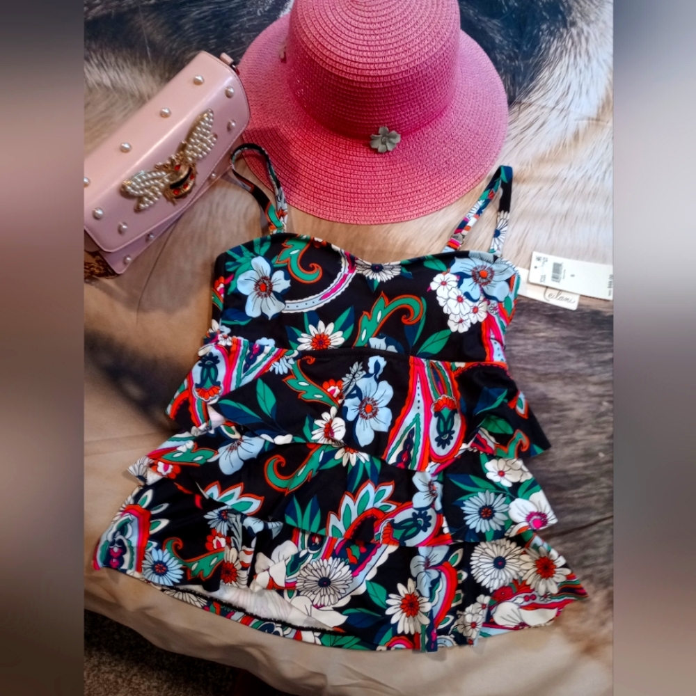 NWT Leilani swimsuit top